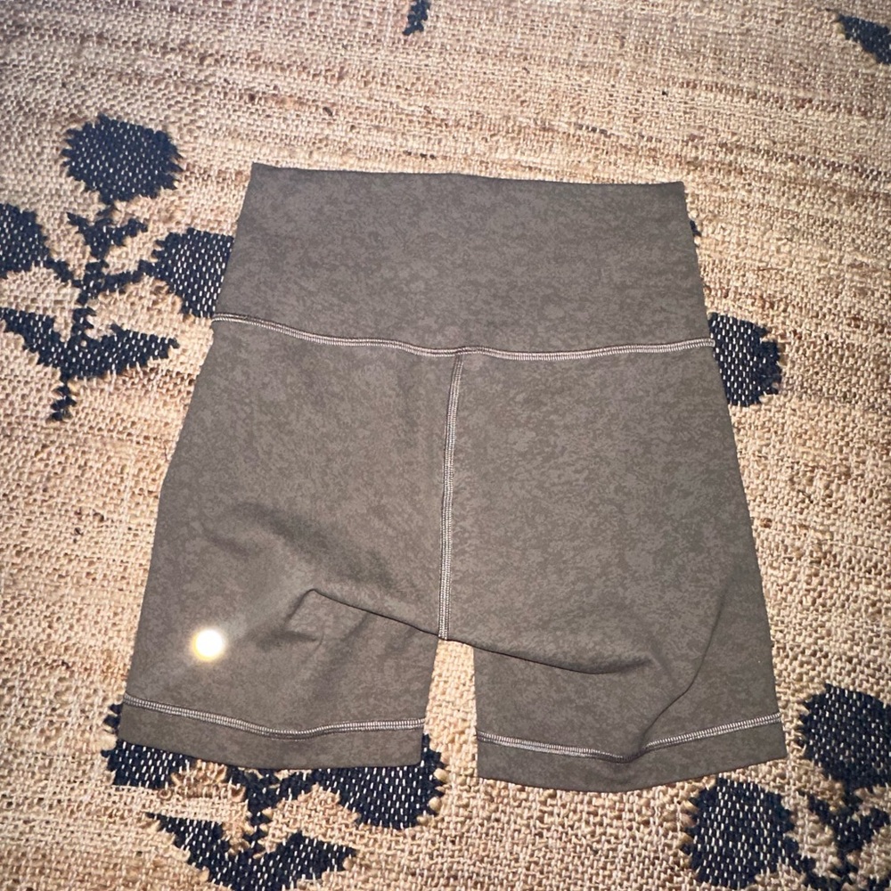 Lululemon Align High Rise short - Picture 3 of 8